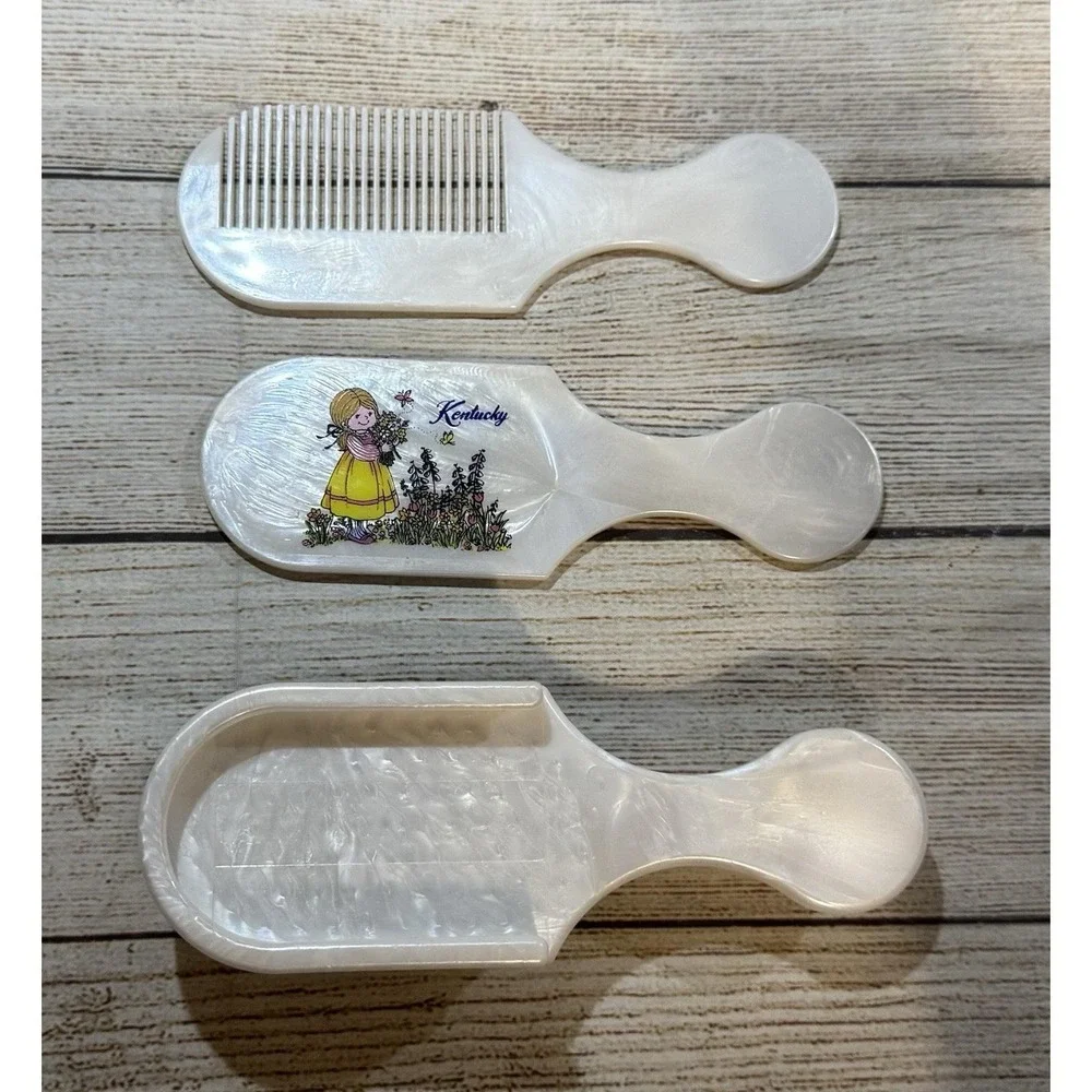 Souvenir Kentucky Girl Flowers Hairbrush Comb Mirror All in One Hong Kong H9